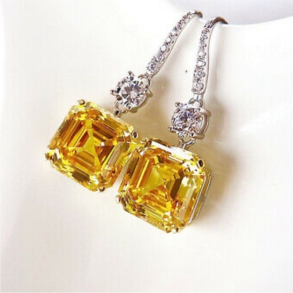 New Women’s Square Shape Citrine Stud Earrings - Picture 7 of 7